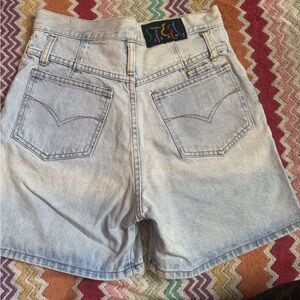 SUPER CUTE VINTAGE SHORTS!